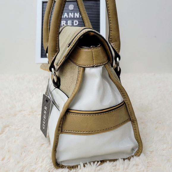 NWOT GUESS Tylera Canvas Bag - Picture 3 of 9
